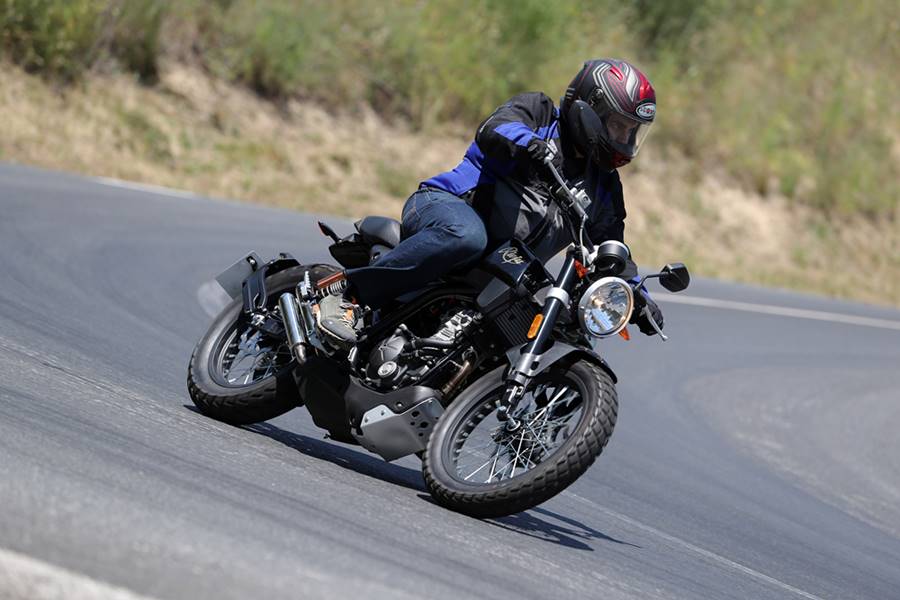 Probamos la Rieju Century 125