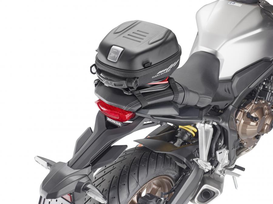 Nuevo sistema Seatlock  de Givi para colocar tu bolsa de sillín en un abrir y cerrar de ojos