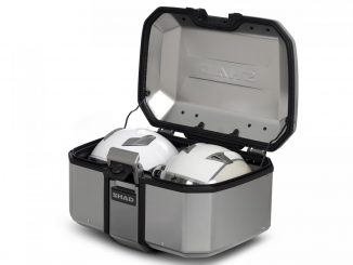 SHAD ha presentado la maleta de aluminio con capacidad para dos cascos integrales más ligera del mercado: la nueva TR55