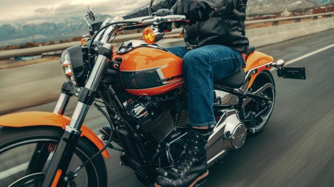 Con la presentación del primer lanzamiento de los nuevos modelos de la gama de motocicletas Harley-Davidson® 2023, que incluye el modelo CVO™ Road Glide® Limited Anniversary y otras seis motocicletas de edición limitada con colores, acabados y detalles conmemorativos exclusivos del 120º Aniversario