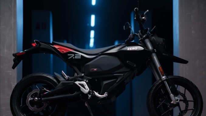 El modelo de acceso a la gama de 11 kW de Zero Motorcycles es la FXE, una urbana, juvenil y deportiva moto eléctrica en formato Supermotard para usuarios con el carnet B (+3) o A1