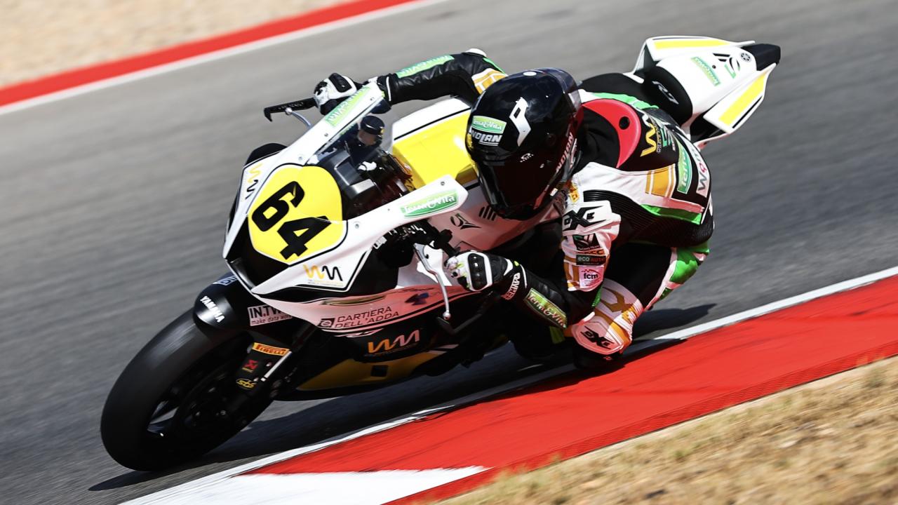 Carrasco se lleva una sensacional Carrera 2 por delante de Sánchez y Herrera