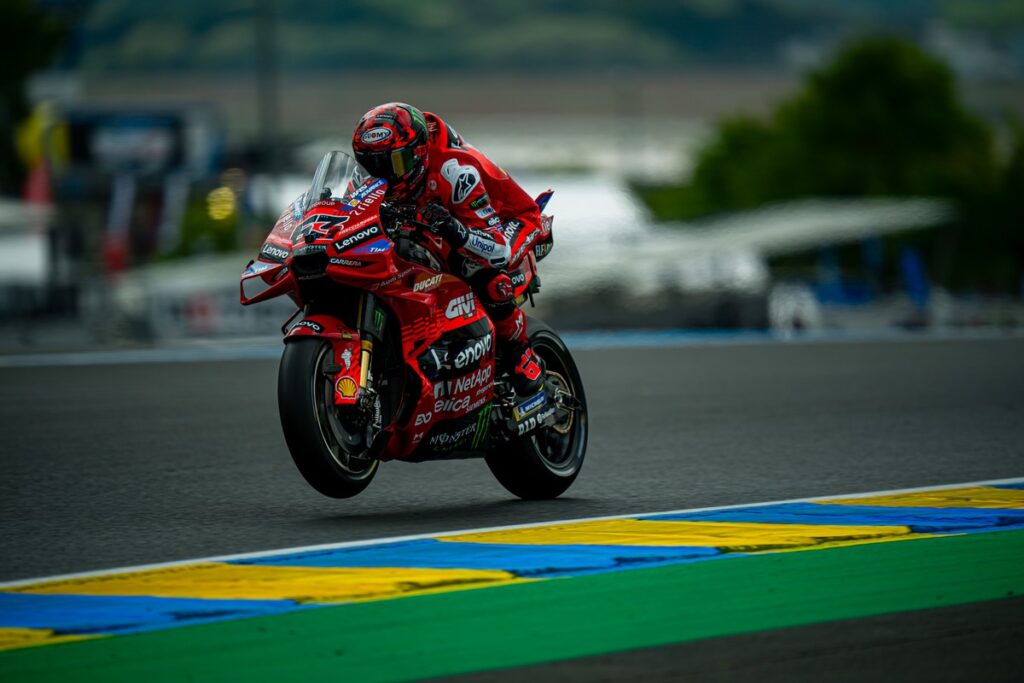 Márquez explota el récord de Le Mans en la Práctica del GP de Francia Márquez explota el récord de Le Mans en la Práctica del GP de Francia
